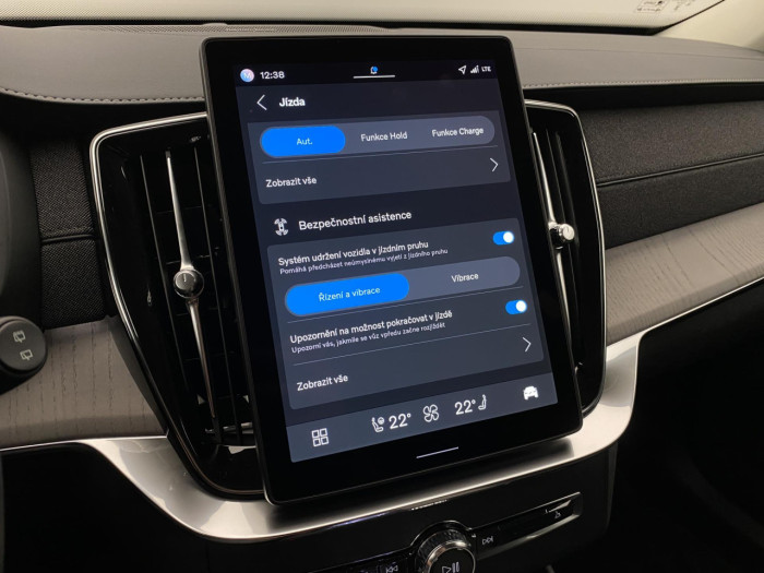 Volvo XC90 T8 AWD RECHARGE DARK PLUS 7m na operativní leasing