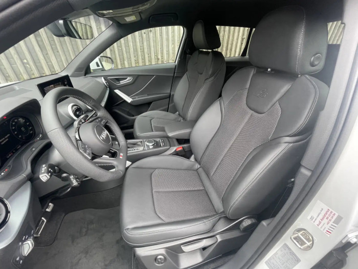 Audi Q2 S line 1.5 TFSI 110 kW Benzín Automatická převodovka na operativní leasing