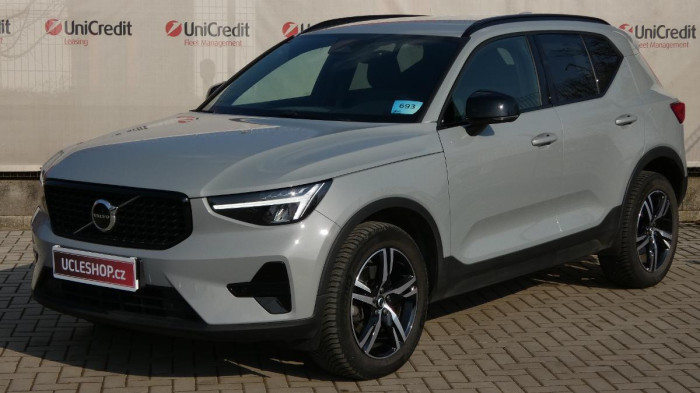 Volvo XC40 B3 PLUS DARK na operativní leasing