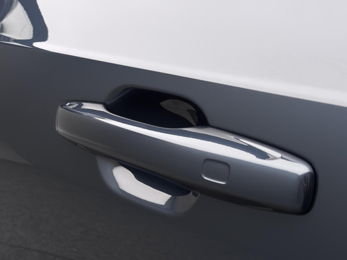 Volvo XC90 T8 AWD Plug-in ULTRA DARK 7m na operativní leasing