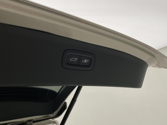 Volvo XC90 B5 AWD AUT BRIGHT PLUS 7míst na operativní leasing