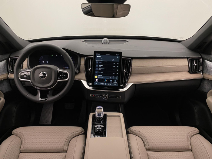 Volvo XC90 T8 AWD Plug-in DARK PLUS 7m na operativní leasing