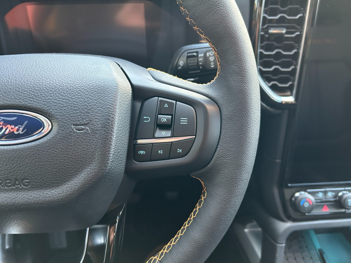 Ford WILDTRAK 2.3 Hybrid PHEV 205kW na operativní leasing