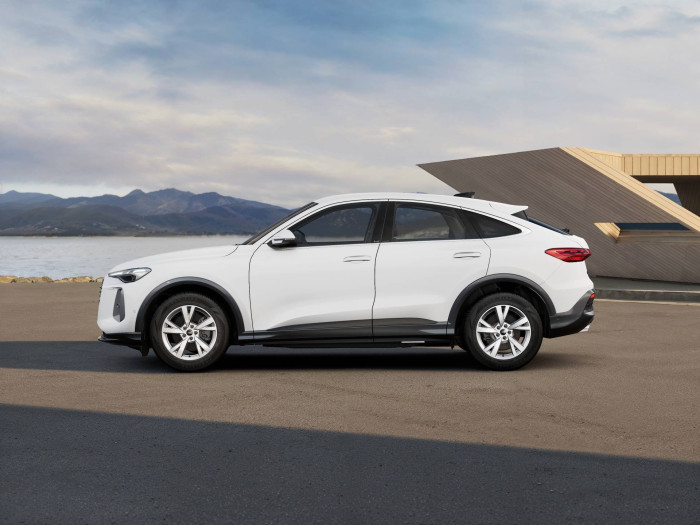 Audi Q5 3.0 TDI 220 kW quattro STR na operativní leasing