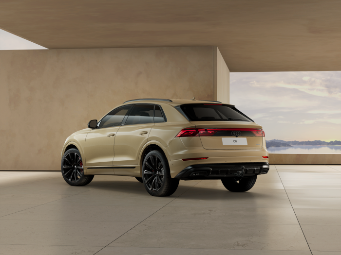 Audi Q8 SUV TDI quattro 210 kW na operativní leasing