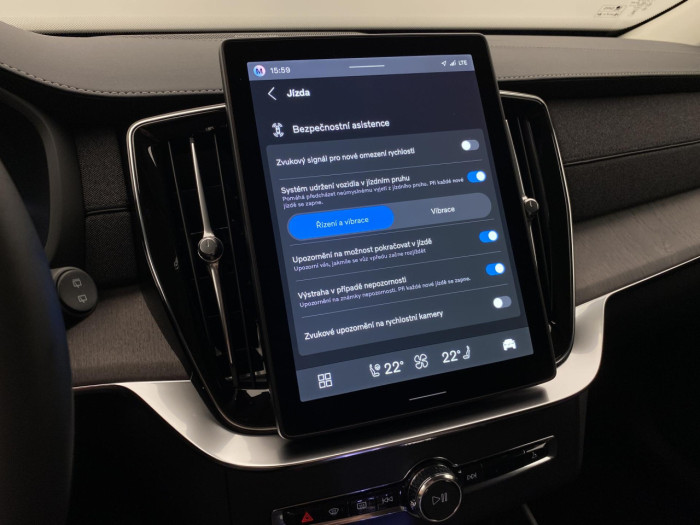 Volvo XC90 T8 AWD RECHARGE DARK PLUS 7m na operativní leasing
