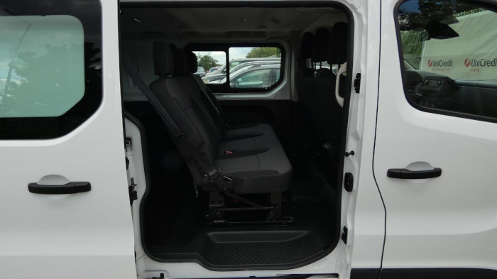 Land Rover Discovery D250 AUTO 4WD na operativní leasing