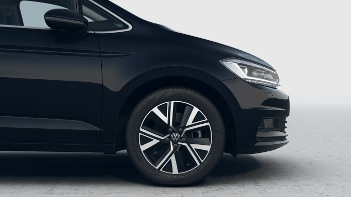 Volkswagen Touran People 1,5 TSI 110 kW EVO2 7DSG na operativní leasing