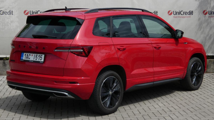 Škoda Karoq 1,5 TSI DSG Sportline na operativní leasing