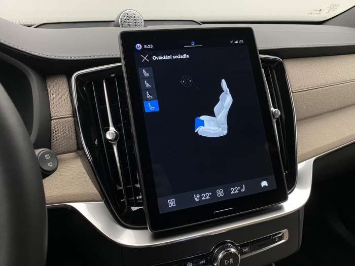 Volvo XC90 T8 AWD Plug-in BRIGHT PLUS 7m na operativní leasing