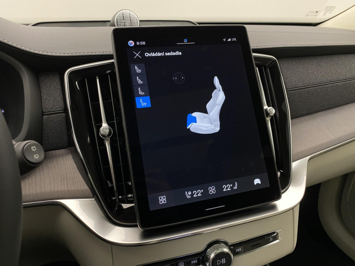 Volvo XC90 T8 AWD Plug-in DARK ULTRA na operativní leasing