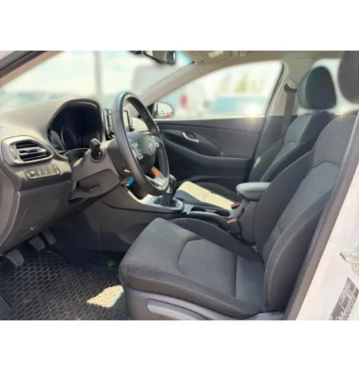 Hyundai i30 kom.1.5T-GDI Smart 5d na operativní leasing