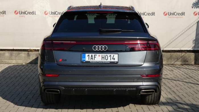 Audi Q8 55 TFSI quattro tiptronic na operativní leasing