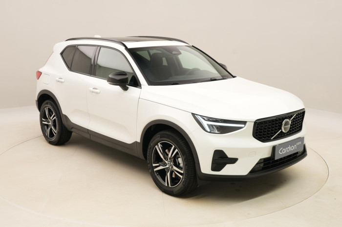 Volvo XC40 B3 AUT DARK PLUS na operativní leasing