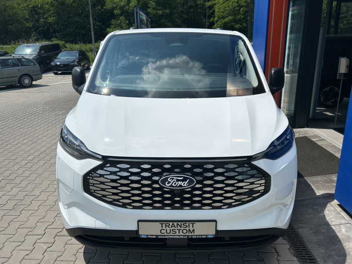 Custom 64kWh 100kW Trend 340 L1H1 na operativní leasing