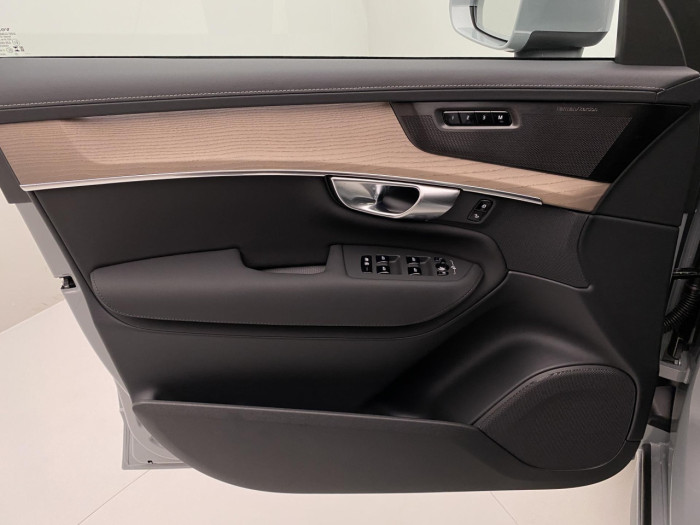 Volvo XC90 T8 AWD RECHARGE BRIGHT PLUS 7m na operativní leasing