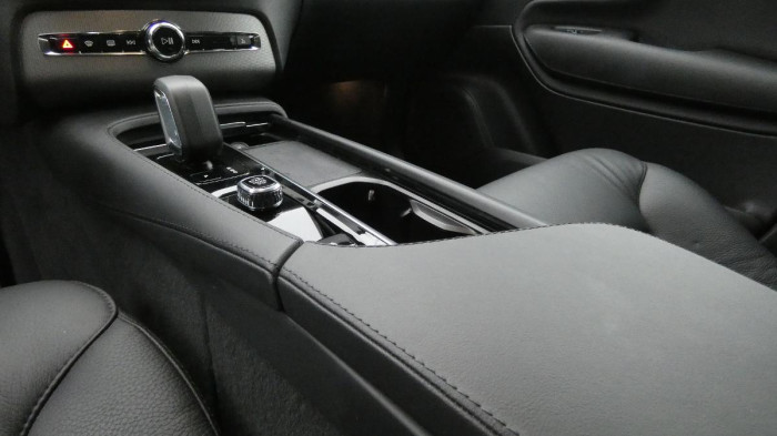 Volvo XC90 B5 AWD Core 7 míst na operativní leasing