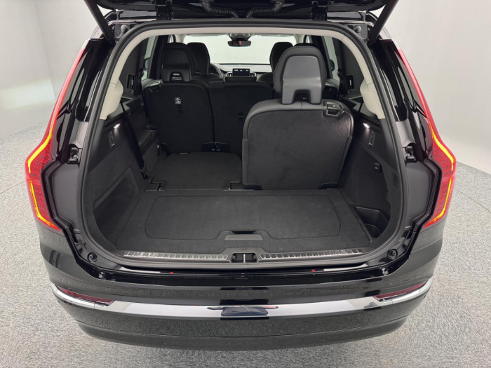 Volvo XC90 T8 AWD Plug-in BRIGHT PLUS 7m na operativní leasing