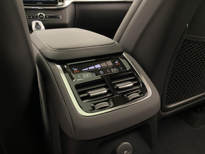Volvo XC90 T8 AWD Plug-in BRIGHT ULTRA na operativní leasing