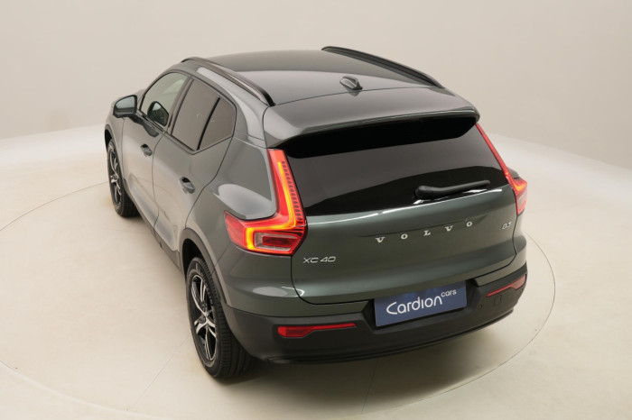 Volvo XC40 B3 AUT DARK PLUS na operativní leasing