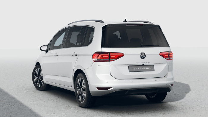 Volkswagen Touran People 1,5 TSI 110 kW EVO2 6G na operativní leasing