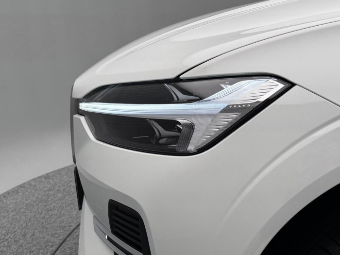 Volvo XC60 B5 AWD AUT ESSENTIAL na operativní leasing