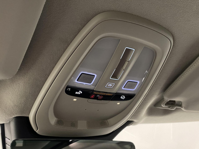 Volvo XC90 T8 AWD Plug-in DARK ULTRA na operativní leasing