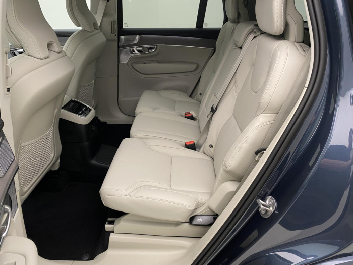 Volvo XC90 T8 AWD Plug-in BRIGHT PLUS 7m na operativní leasing