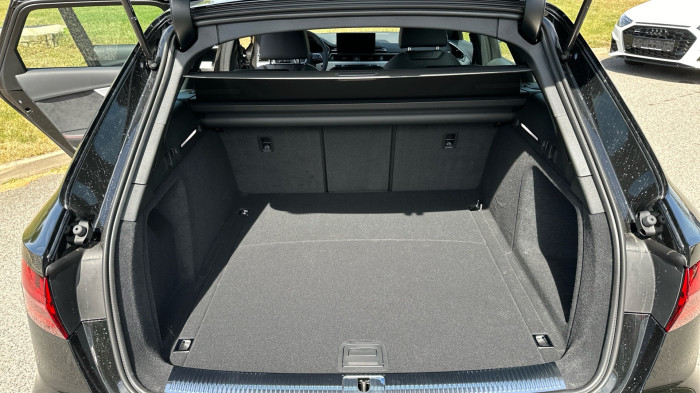 Audi A4 Avant 2,0 TDI - Hybrid - Automat 7st. - 4x4 na operativní leasing