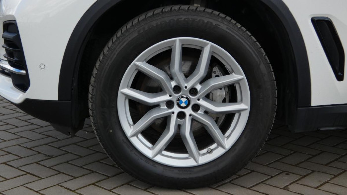 BMW X5 xDrive 40i na operativní leasing
