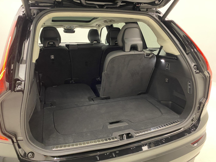 Volvo XC90 T8 AWD Plug-in DARK ULTRA na operativní leasing