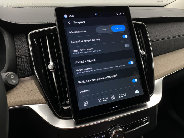 Volvo XC90 T8 AWD RECHARGE DARK PLUS 7m na operativní leasing