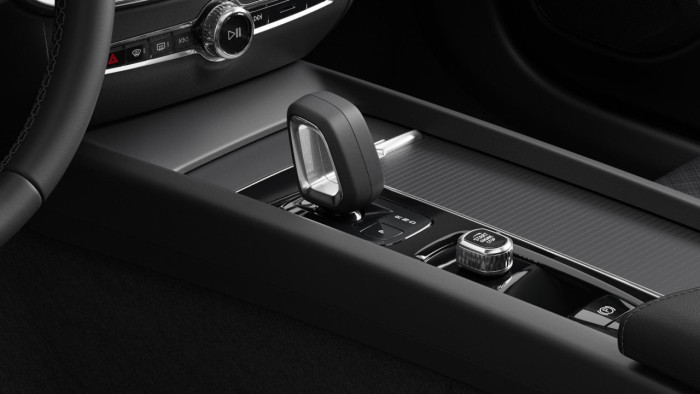 Volvo V60 B4 AUT CORE na operativní leasing