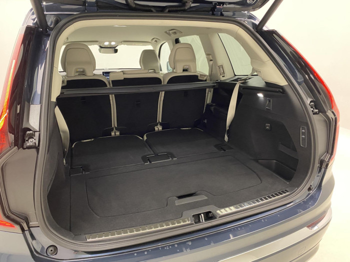 Volvo XC90 T8 AWD Plug-in BRIGHT PLUS 7m na operativní leasing