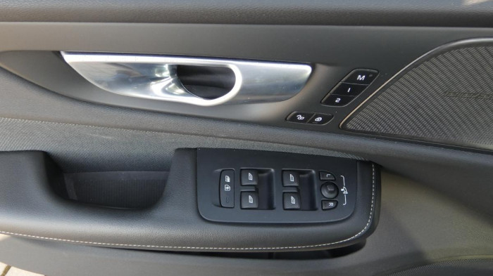 Volvo S60 B5 AWD Ultimate Dark na operativní leasing