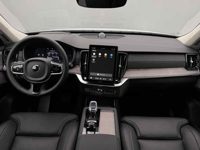 Volvo XC90 T8 AWD Plug-in ULTRA DARK 7m na operativní leasing