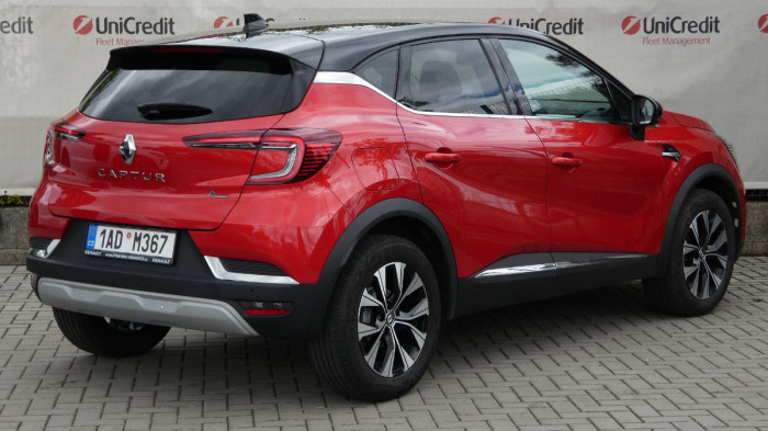 Renault Captur 1,3 TCe 140 Techno EDC na operativní leasing