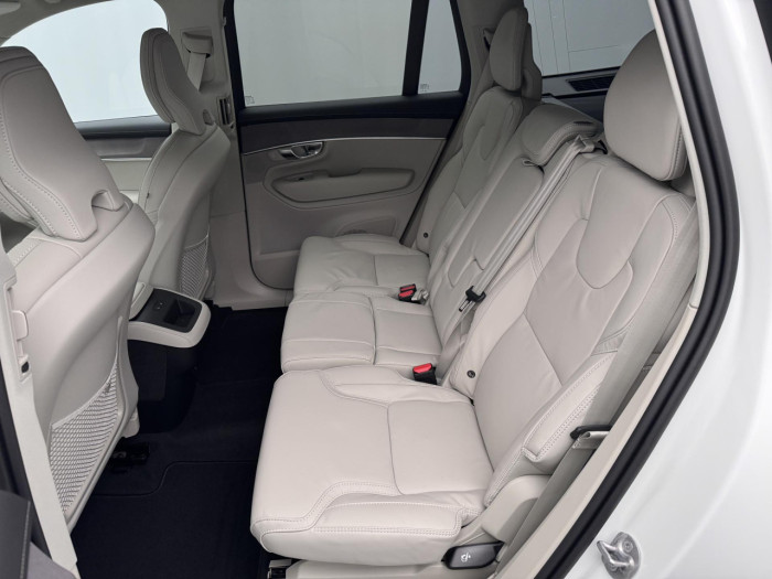 Volvo XC90 B5 AWD AUT DARK PLUS 7míst na operativní leasing