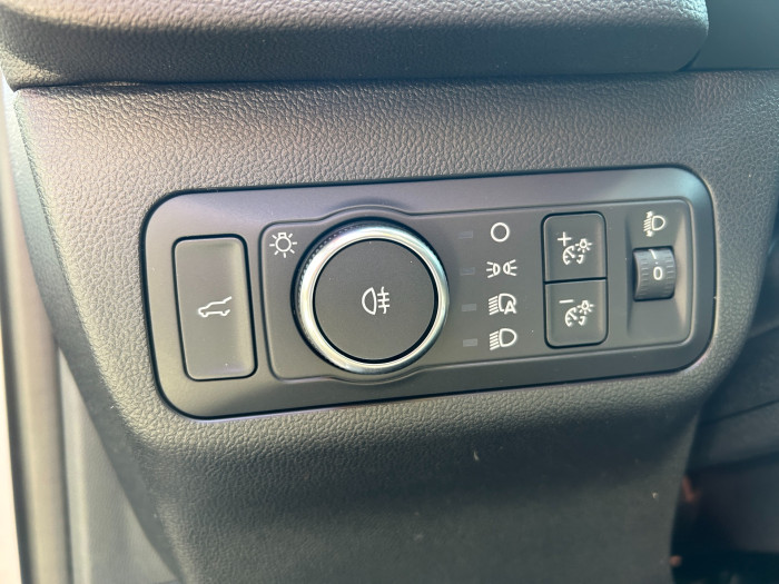 2.5Hybrid PHEV 178kW Titanium na operativní leasing