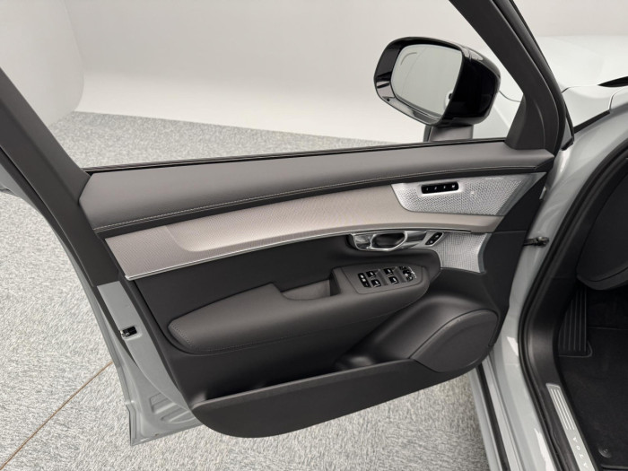 Volvo XC90 B5 AWD AUT BLACK EDITION ULTRA 2.0 Edition na operativní leasing