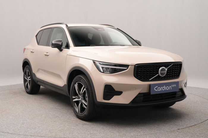 Volvo XC40 B3 AUT DARK PLUS na operativní leasing