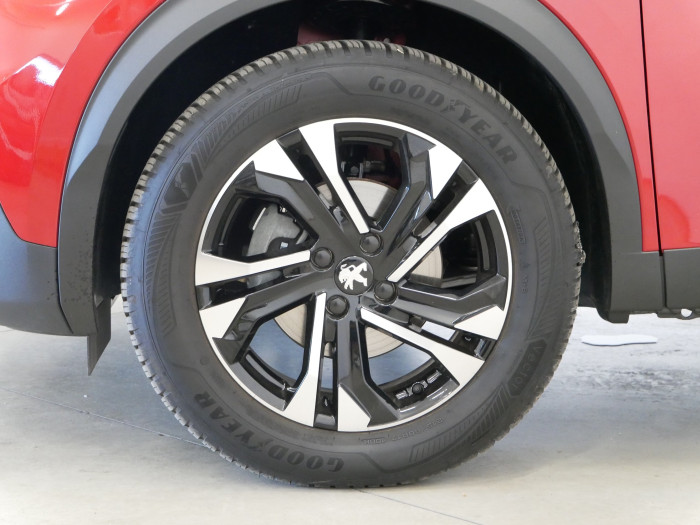 Peugeot 2008 1.2 PureTech 96 kW Allure Pack na operativní leasing