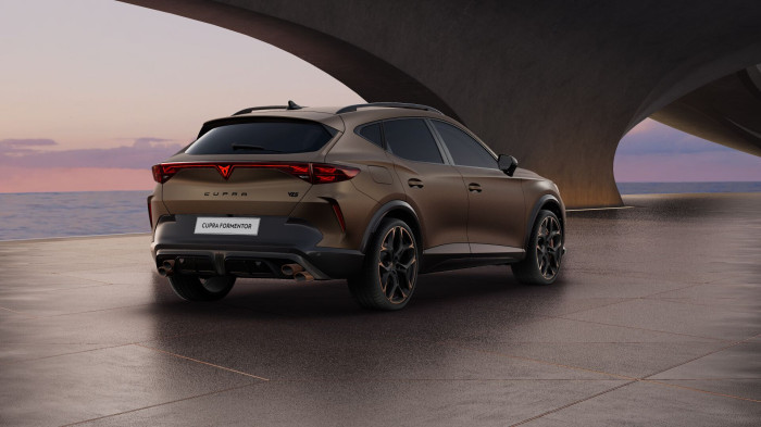 Cupra Formentor VZ5 2.5 TSI 390k DSG 4WD na operativní leasing