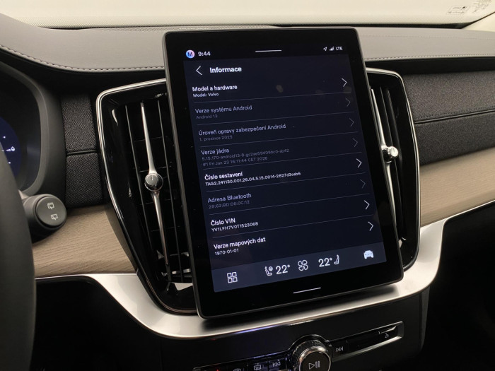 Volvo XC90 T8 AWD RECHARGE BRIGHT PLUS 7m na operativní leasing
