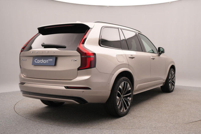 Volvo XC90 T8 AWD Plug-in DARK ULTRA 7 na operativní leasing