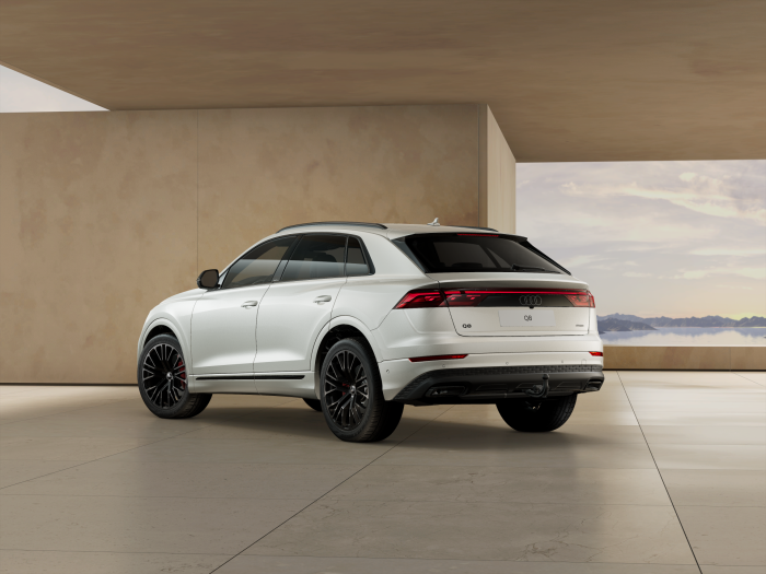 Audi Q8 SUV TDI quattro 210 kW na operativní leasing