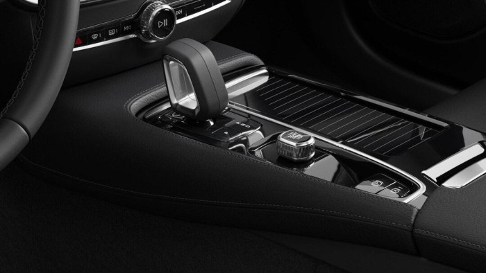 Volvo V60 T6 AWD Plug-in BRIGHT PLUS na operativní leasing