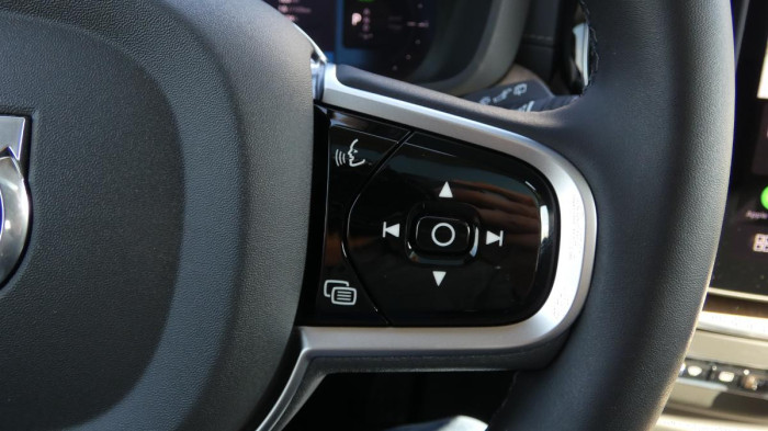 Volvo XC60 T8 Plug-In Hybdrid AWD aut. Ul na operativní leasing