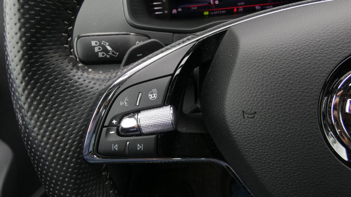Škoda Karoq 1,5 TSI DSG Sportline na operativní leasing