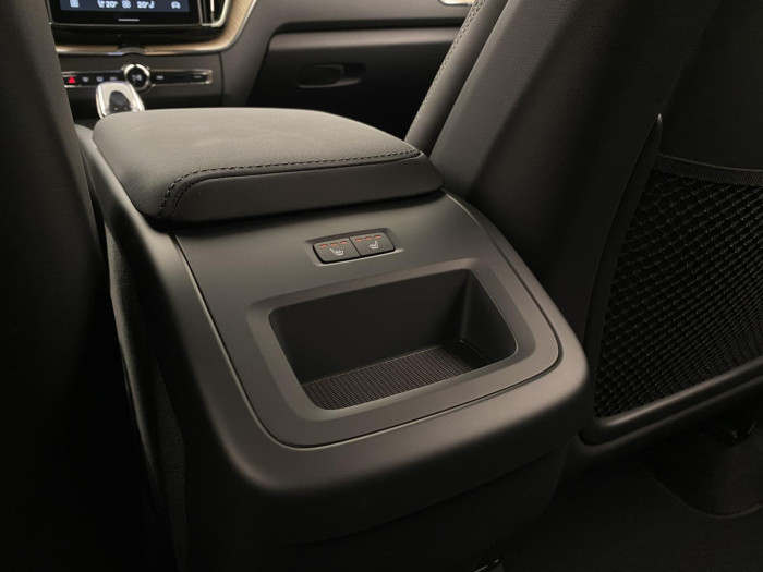 Volvo XC60 B5 AWD AUT BRIGHT PLUS na operativní leasing
